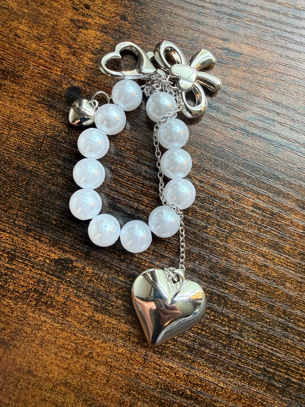 Silver Bow & Heart Pearl Keychain - White